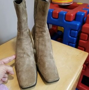 Bandolino short boots